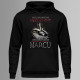 Nigdy nie lekceważ mężczyzny urodzonego w marcu - męska bluza z nadrukiem