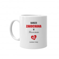 Bardzo zakochana w... - kubek z nadrukiem